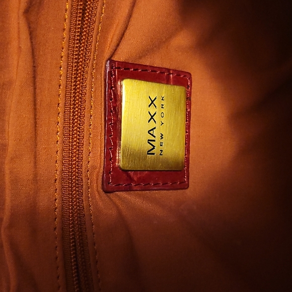 MAXX New York faux Alligator Purse - Picture 2 of 12